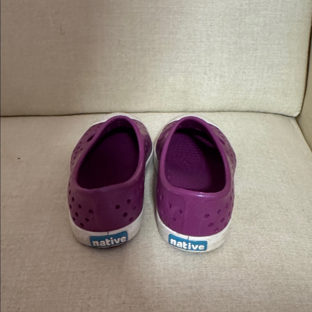 Native Juniper Iridescent Purple Waterproof Shoes Size C7 - Picture 2 of 4